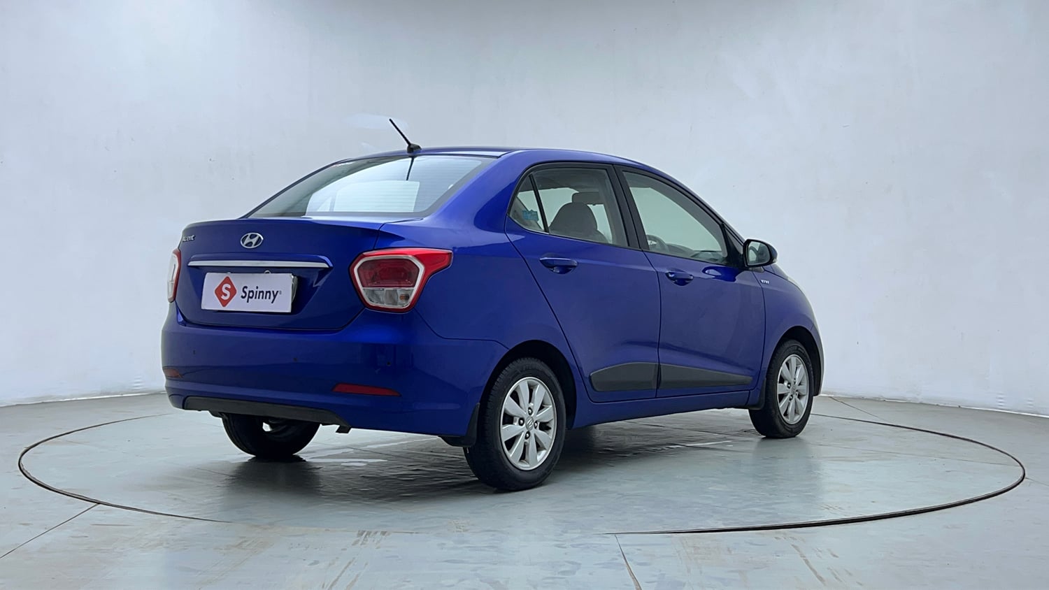 Used 2015 Hyundai Xcent S 1.2 (O) Petrol Manual exterior RIGHT REAR CORNER VIEW