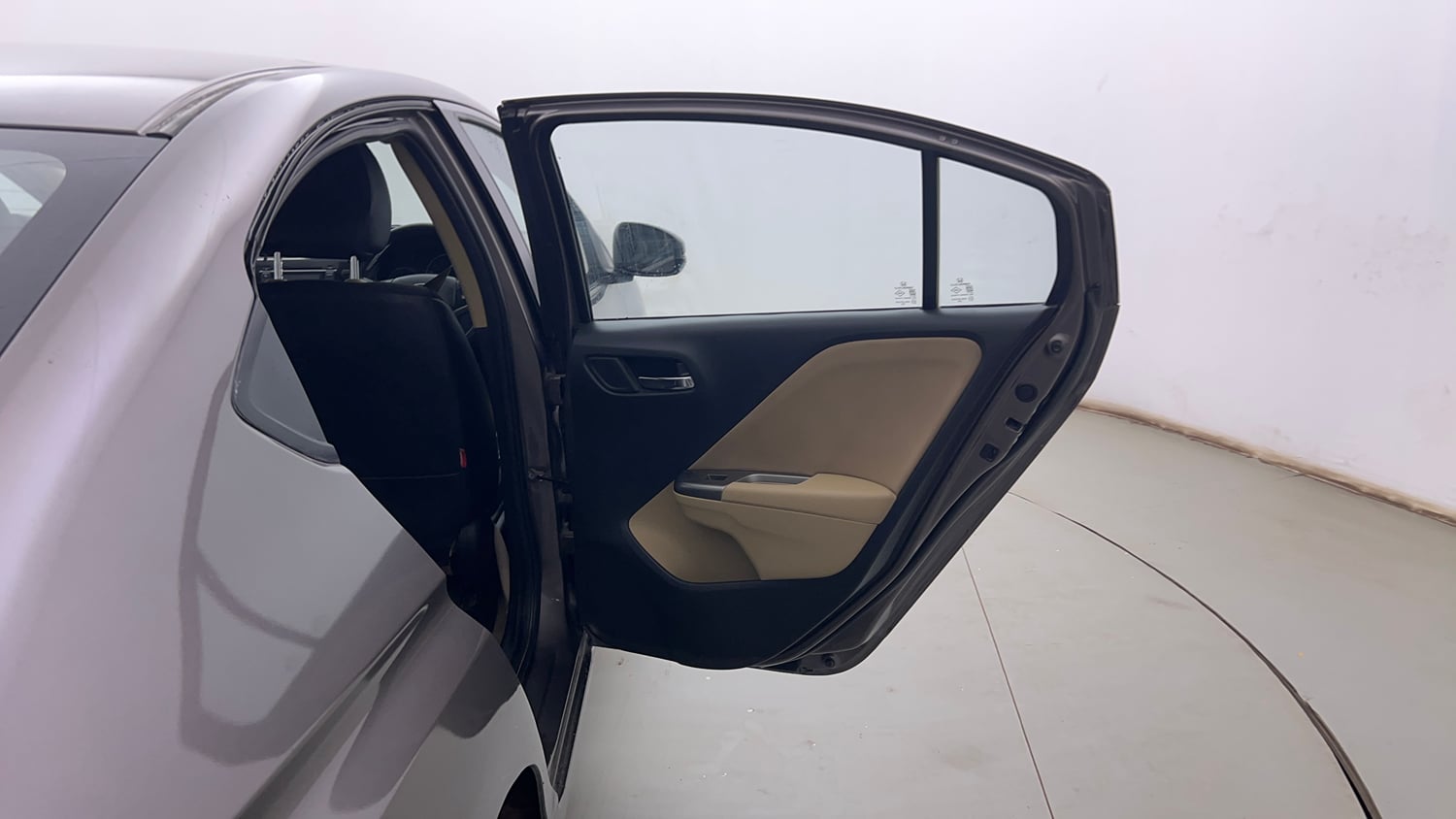 Used 2016 Honda City V Petrol Manual interior RIGHT REAR DOOR OPEN VIEW