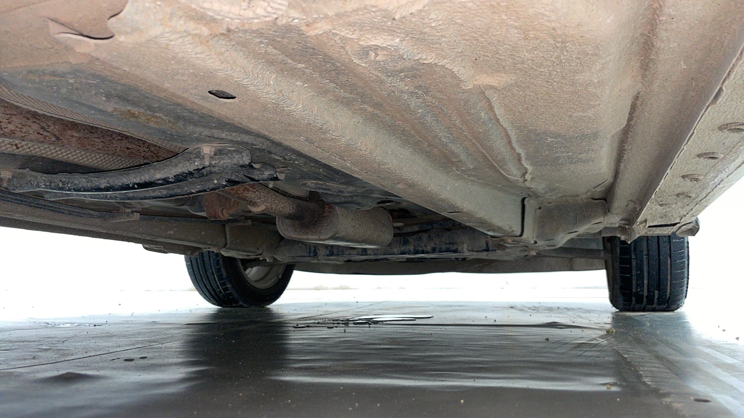 Used 2019 Ford Figo Aspire Titanium 1.2 Ti-VCT Petrol Manual extra REAR RIGHT UNDERBODY VIEW