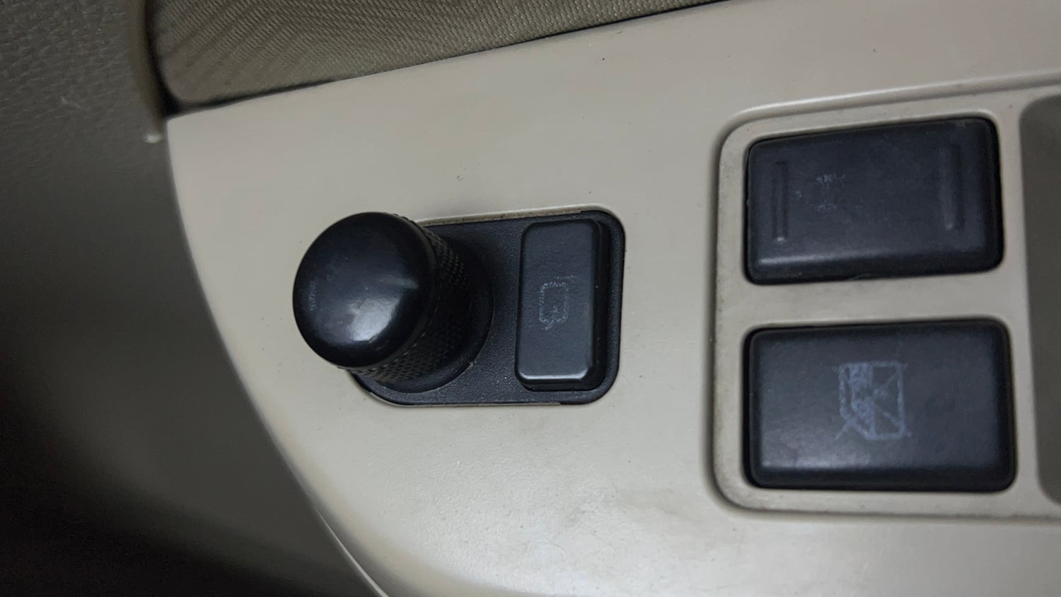 Used 2016 Maruti Suzuki Ertiga VXI CNG Cng Manual top_features Adjustable ORVM