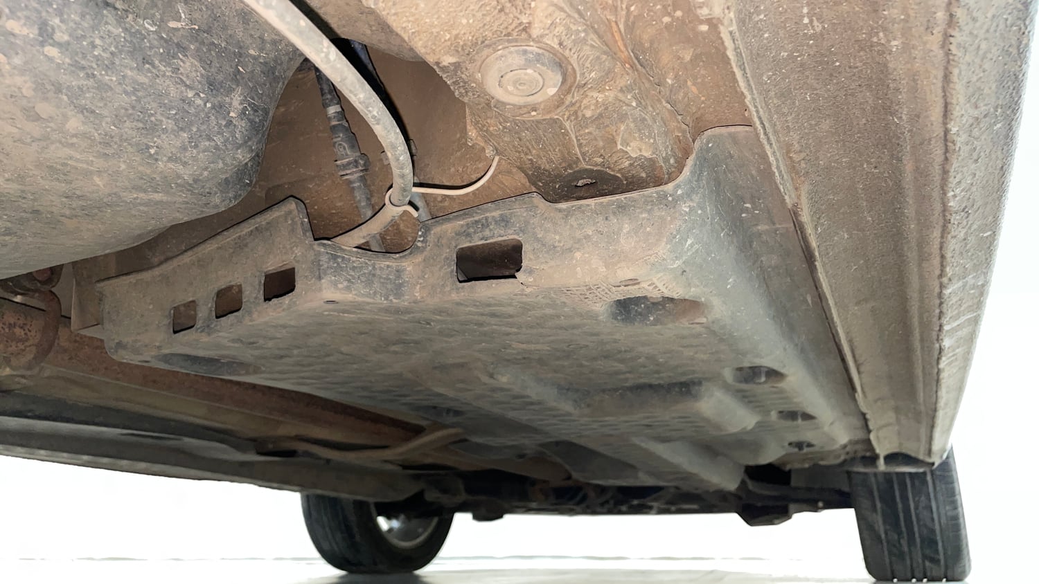 Used 2018 Volkswagen Ameo Highline 1.5L AT Diesel Automatic extra REAR RIGHT UNDERBODY VIEW