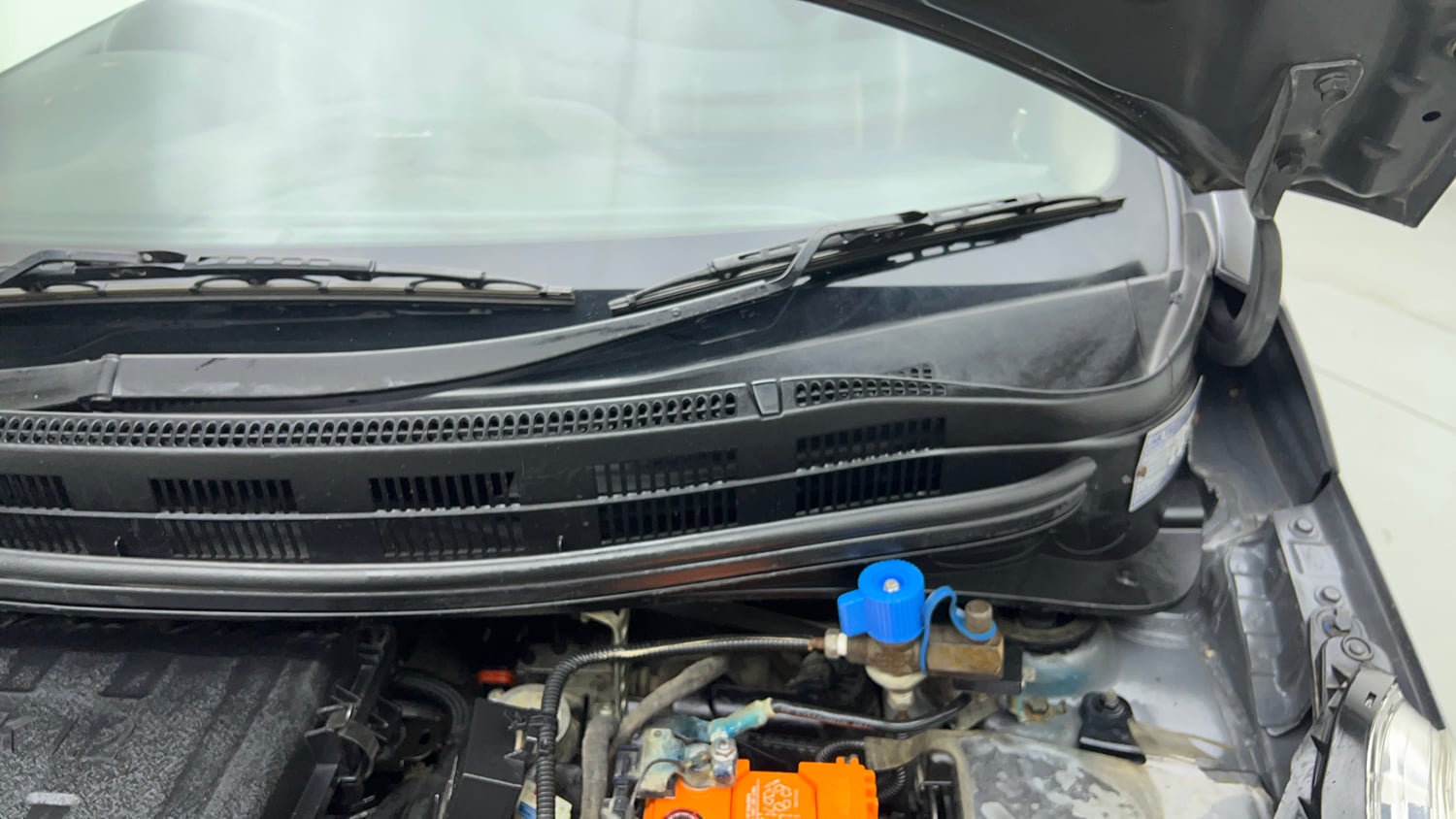Used 2018 Hyundai Grand i10 Sportz 1.2 Kappa VTVT CNG (Outside Fitted) Cng Manual engine ENGINE LEFT SIDE HINGE & APRON VIEW