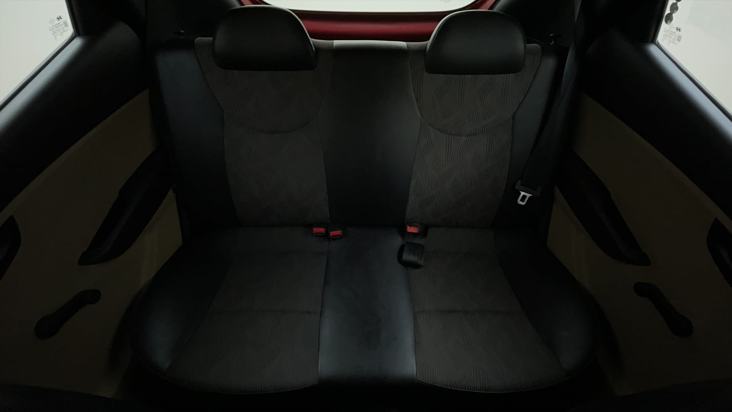 Used 2014 Hyundai Eon Era + Petrol Manual interior REAR SEAT CONDITION VIEW