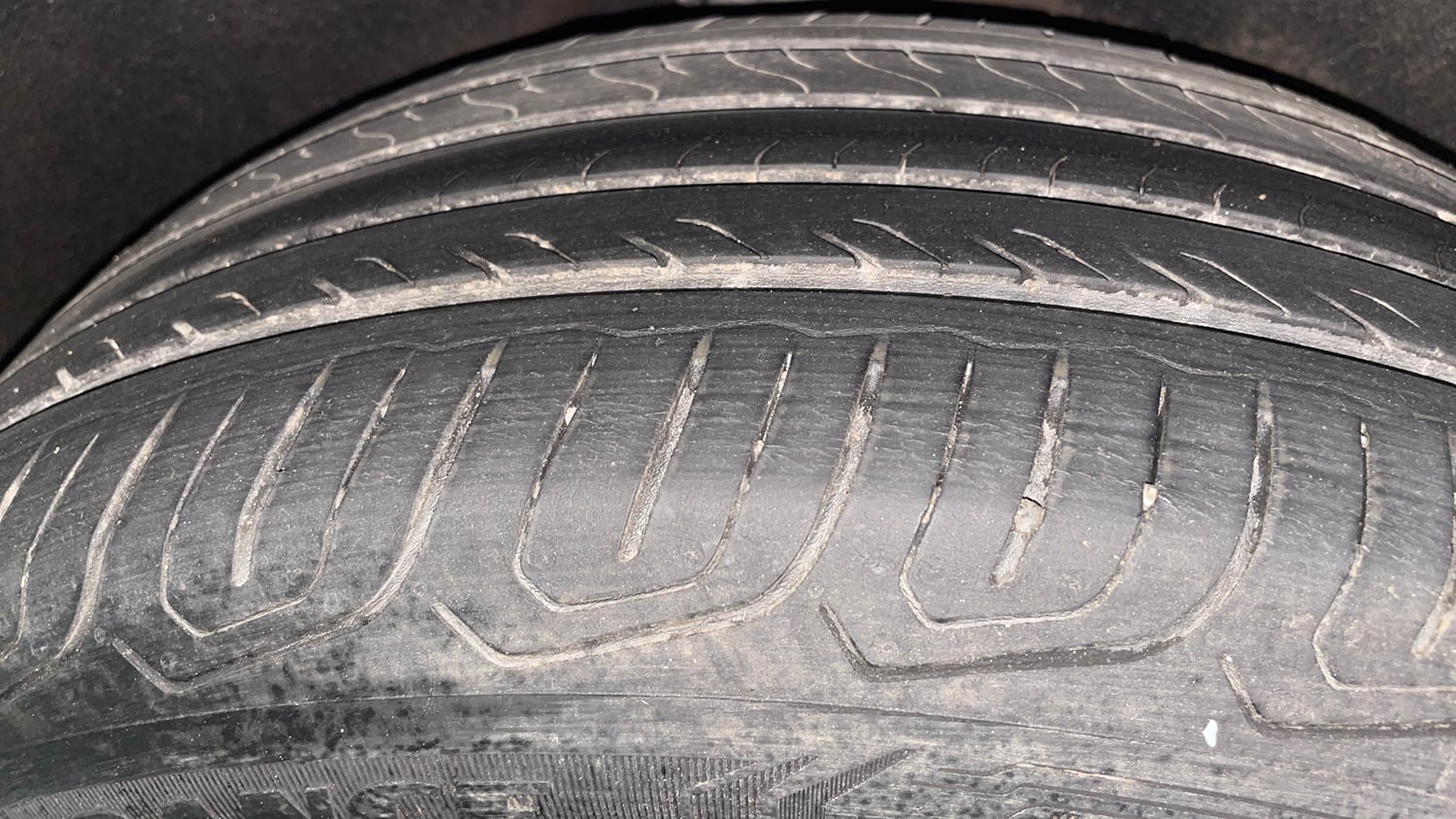 Used 2017 Ford EcoSport Titanium 1.5L TDCi Diesel Manual tyres RIGHT REAR TYRE TREAD VIEW