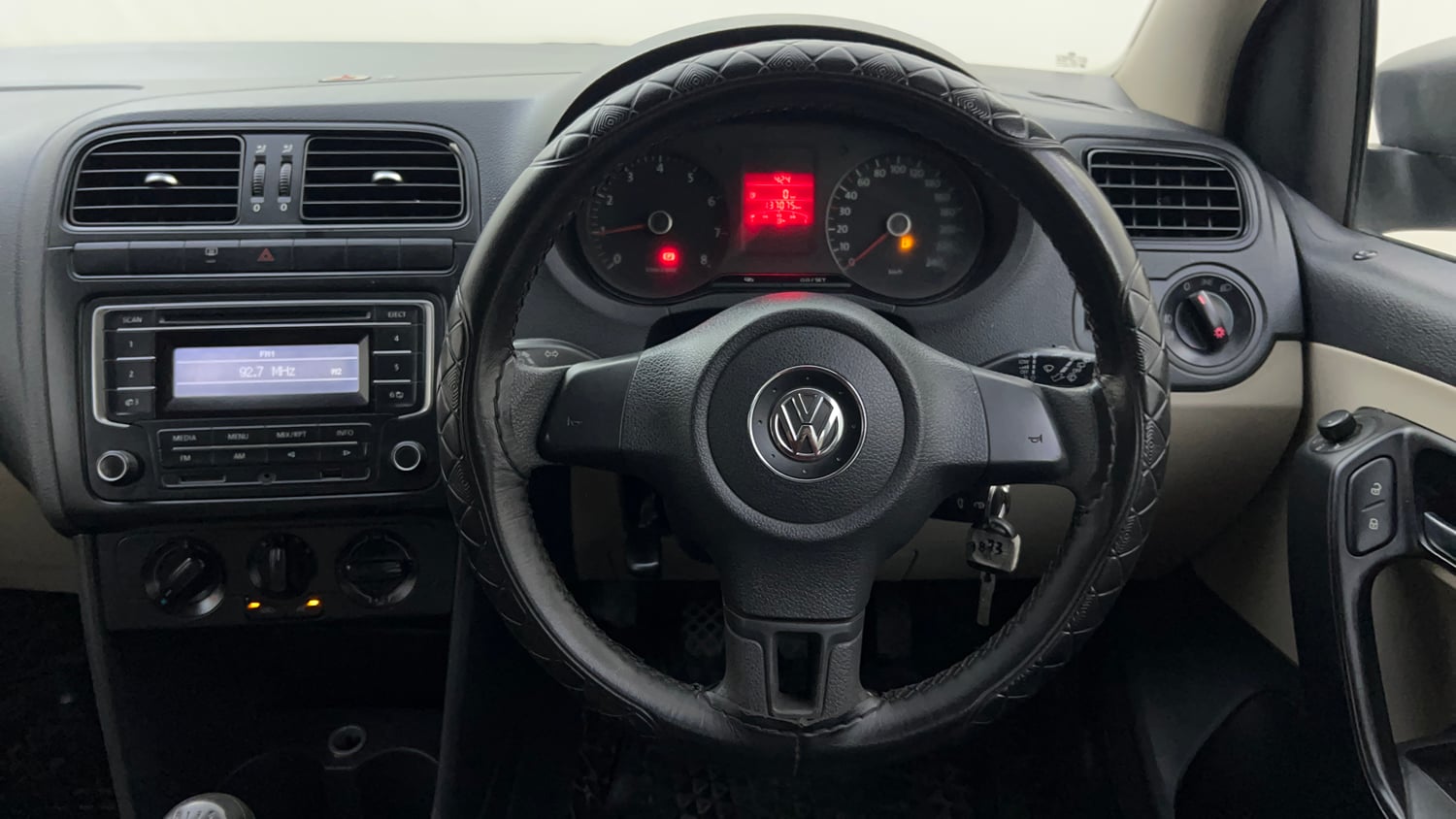 Used 2013 Volkswagen Polo Comfortline 1.2L (P) Petrol Manual interior STEERING VIEW