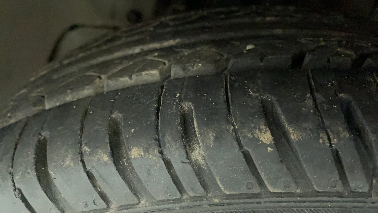 Used 2018 Tata Tiago Revotron XZ Petrol Manual tyres LEFT FRONT TYRE TREAD VIEW
