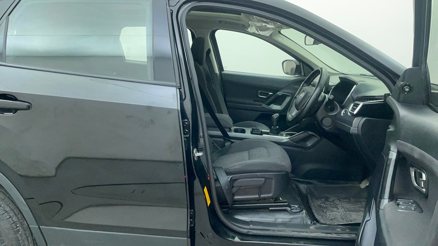 Used 2021 Tata Harrier XT Plus Dark Edition Diesel Manual interior RIGHT SIDE FRONT DOOR CABIN VIEW
