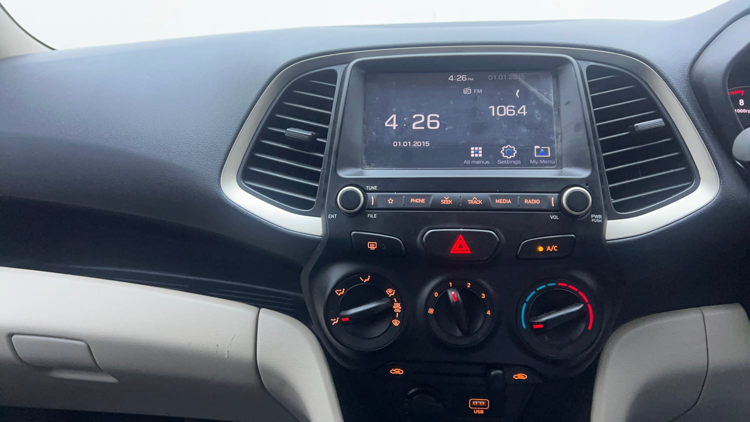 Used 2019 Hyundai Santro Sportz AMT Petrol Automatic interior MUSIC SYSTEM & AC CONTROL VIEW