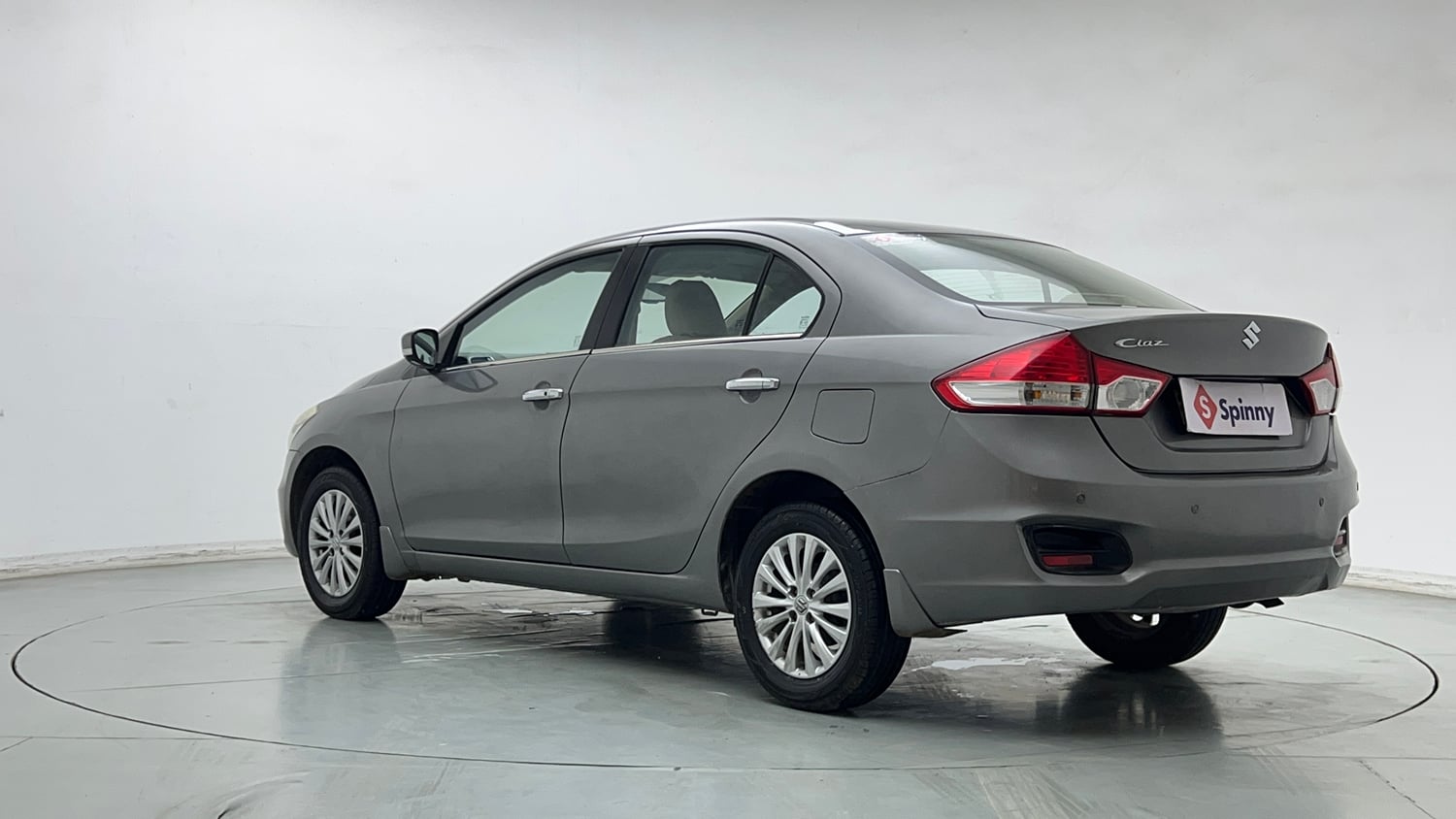 Used 2017 Maruti Suzuki Ciaz Zeta 1.4 MT Petrol Manual exterior LEFT REAR CORNER VIEW