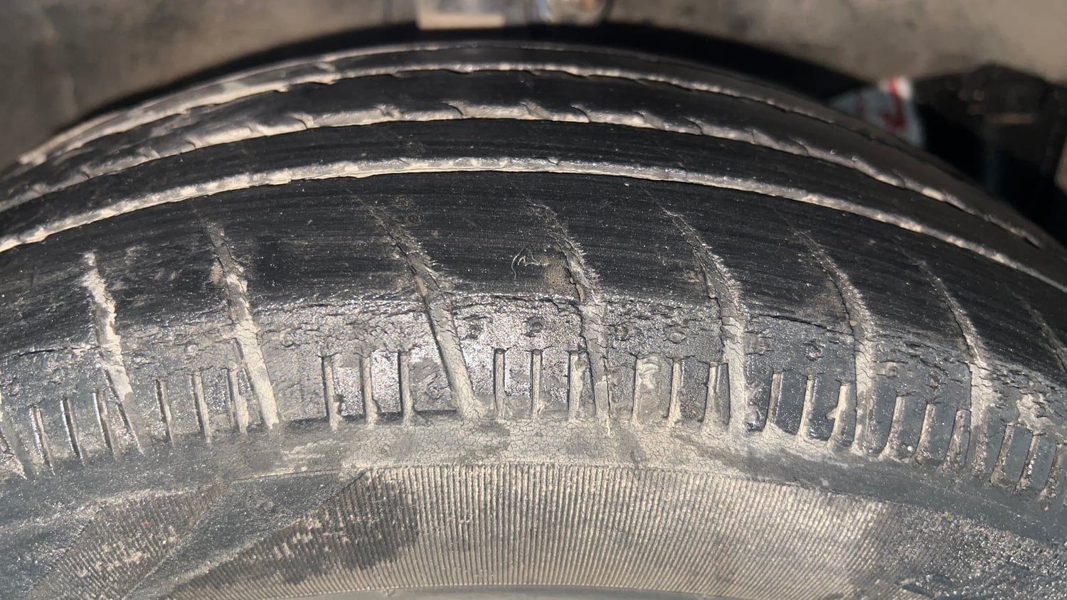 Used 2017 Honda Amaze 1.2 S i-VTEC Petrol Manual tyres RIGHT FRONT TYRE TREAD VIEW