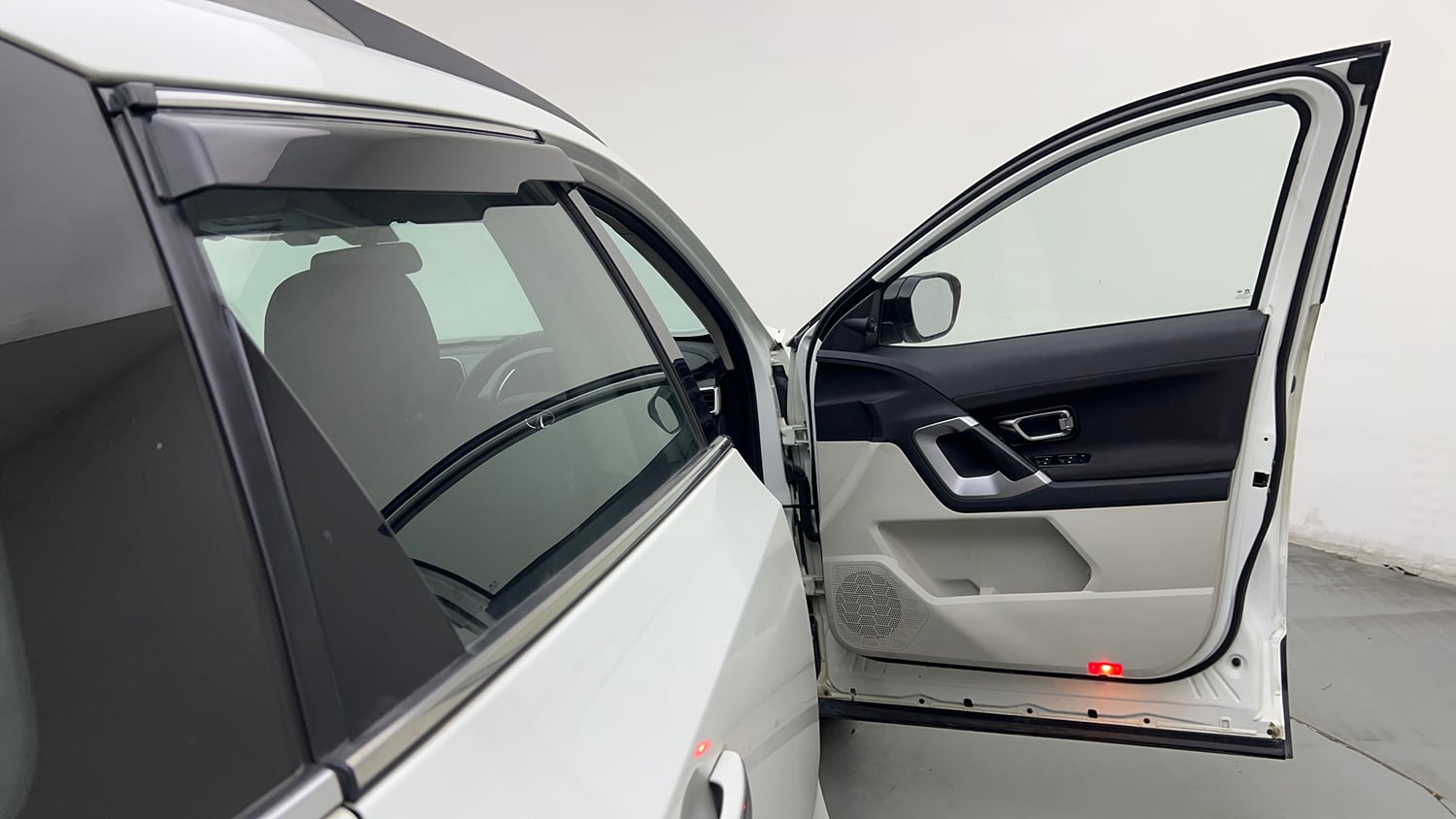 Used 2022 Tata Safari XTA Plus Diesel Automatic interior RIGHT FRONT DOOR OPEN VIEW