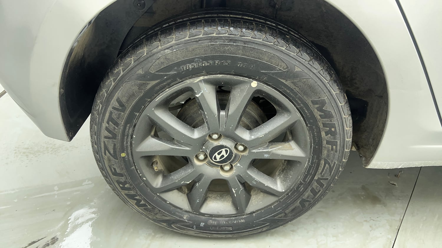 Used 2018 Hyundai Elite i20 Asta 1.2 AT Petrol Automatic tyres RIGHT REAR TYRE RIM VIEW