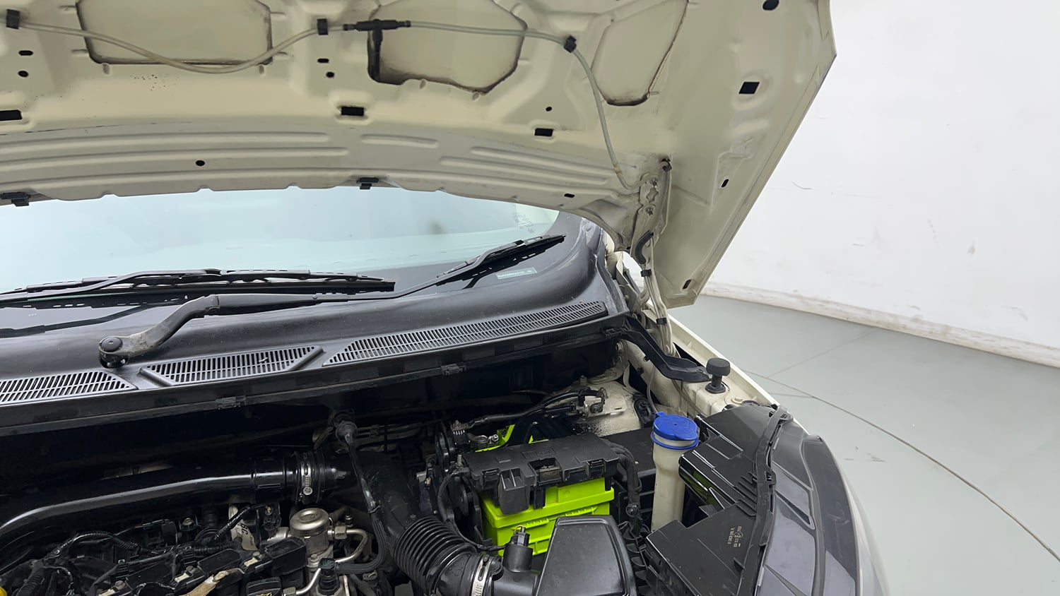 Used 2018 Ford EcoSport Titanium + 1.5L Ti-VCT Petrol Manual engine ENGINE LEFT SIDE HINGE & APRON VIEW