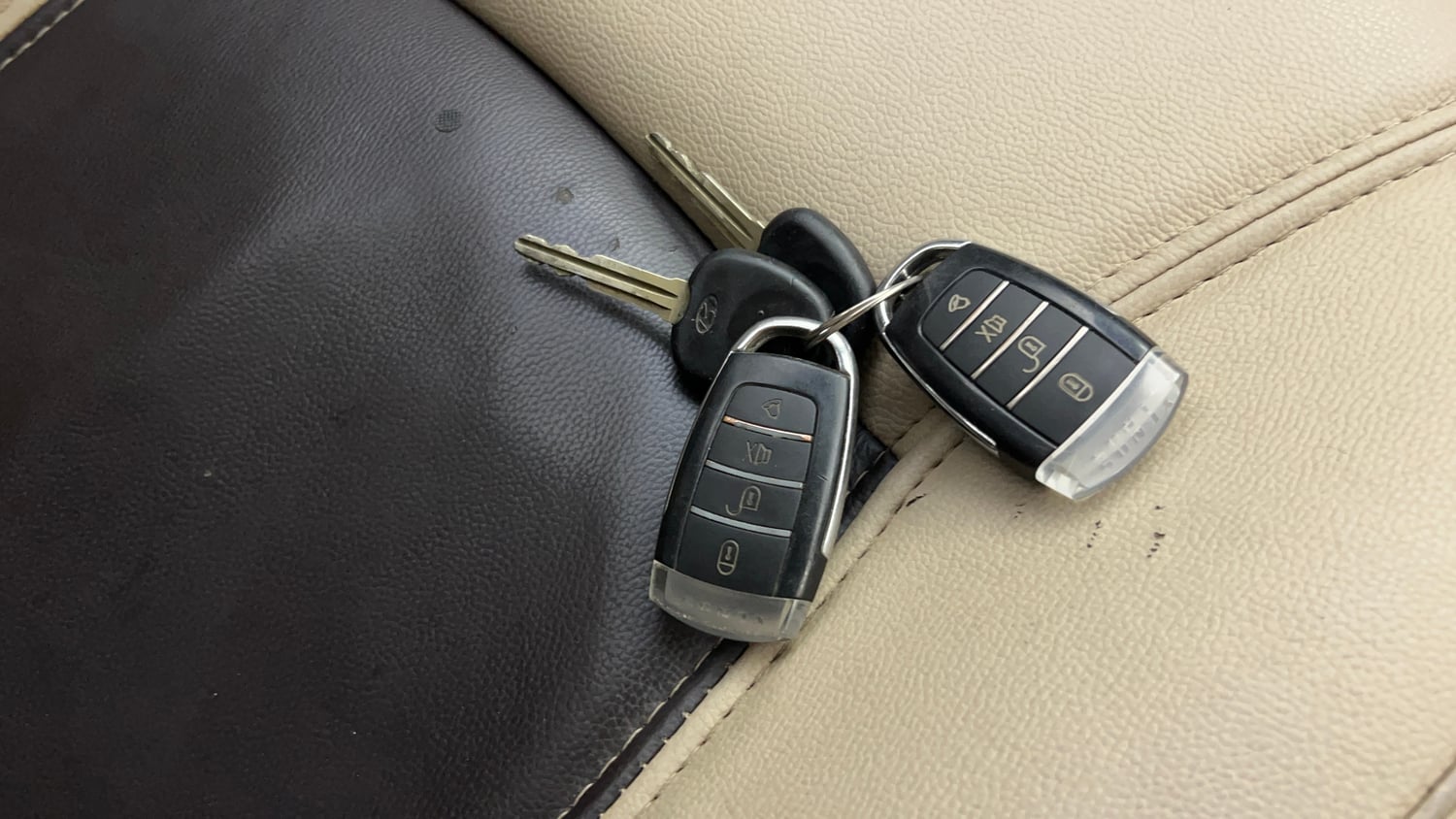 Used 2015 Hyundai i10 Magna 1.1 iRDE2 Petrol Manual extra CAR KEY VIEW