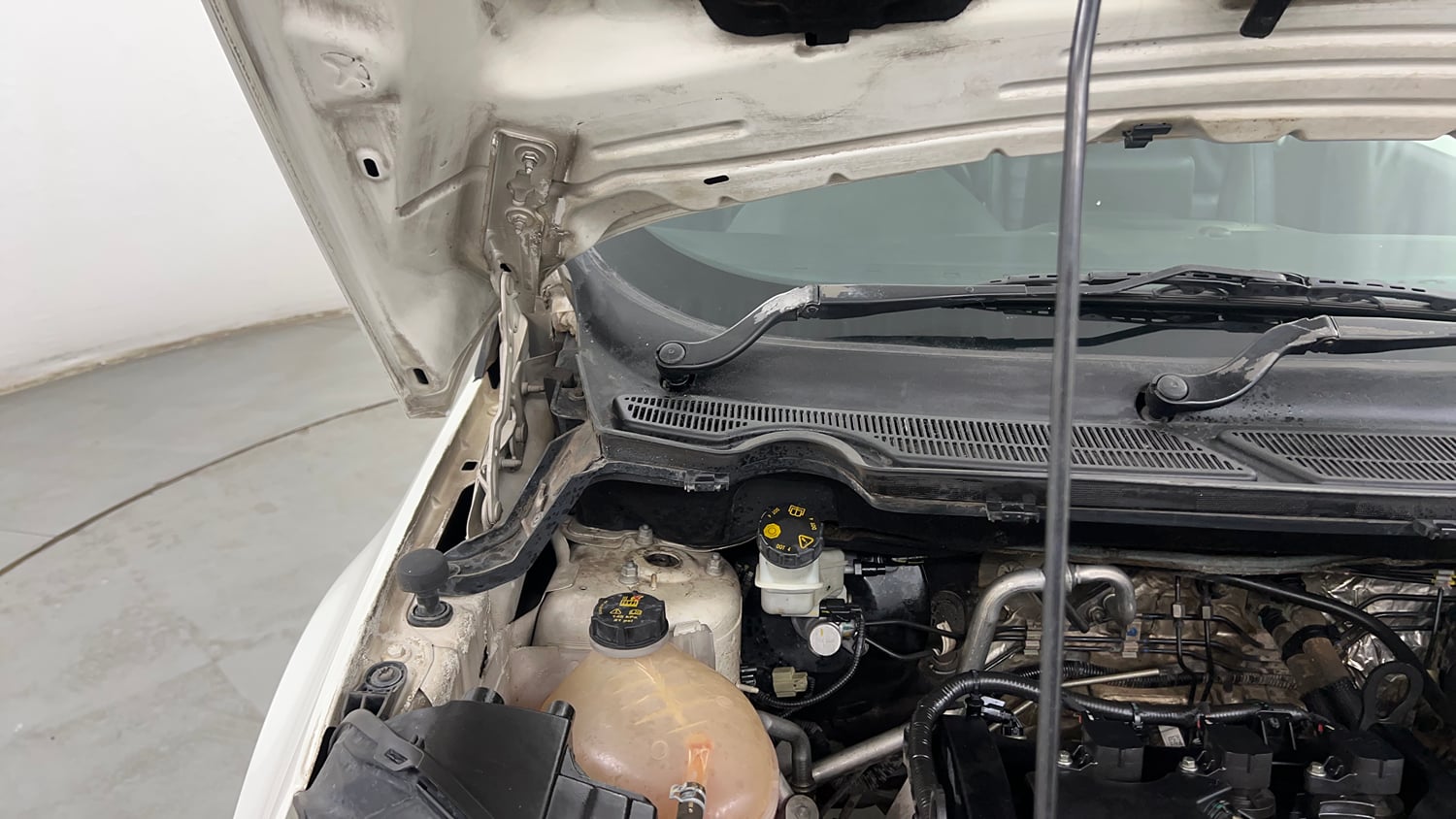 Used 2018 Ford EcoSport Titanium + 1.5L Ti-VCT AT Petrol Automatic engine ENGINE RIGHT SIDE HINGE & APRON VIEW