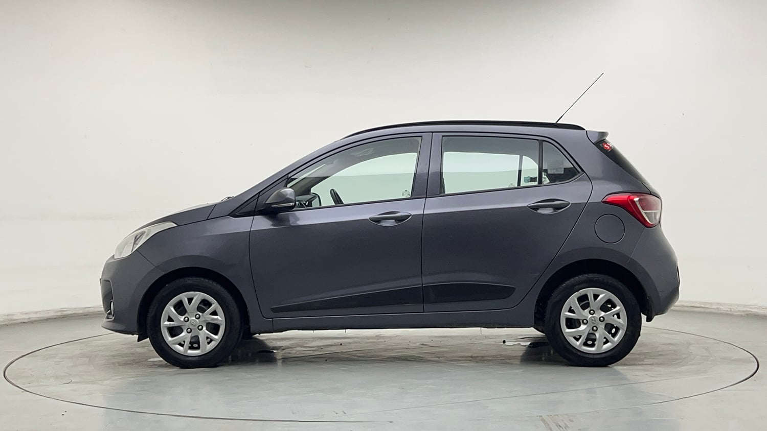 Used 2018 Hyundai Grand i10 Sportz 1.2 Kappa VTVT CNG (Outside Fitted) Cng Manual exterior LEFT SIDE VIEW