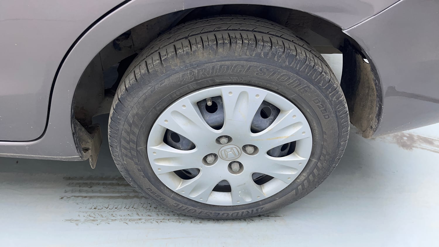 Used 2014 Honda Amaze 1.2 S i-VTEC Petrol Manual tyres LEFT REAR TYRE RIM VIEW