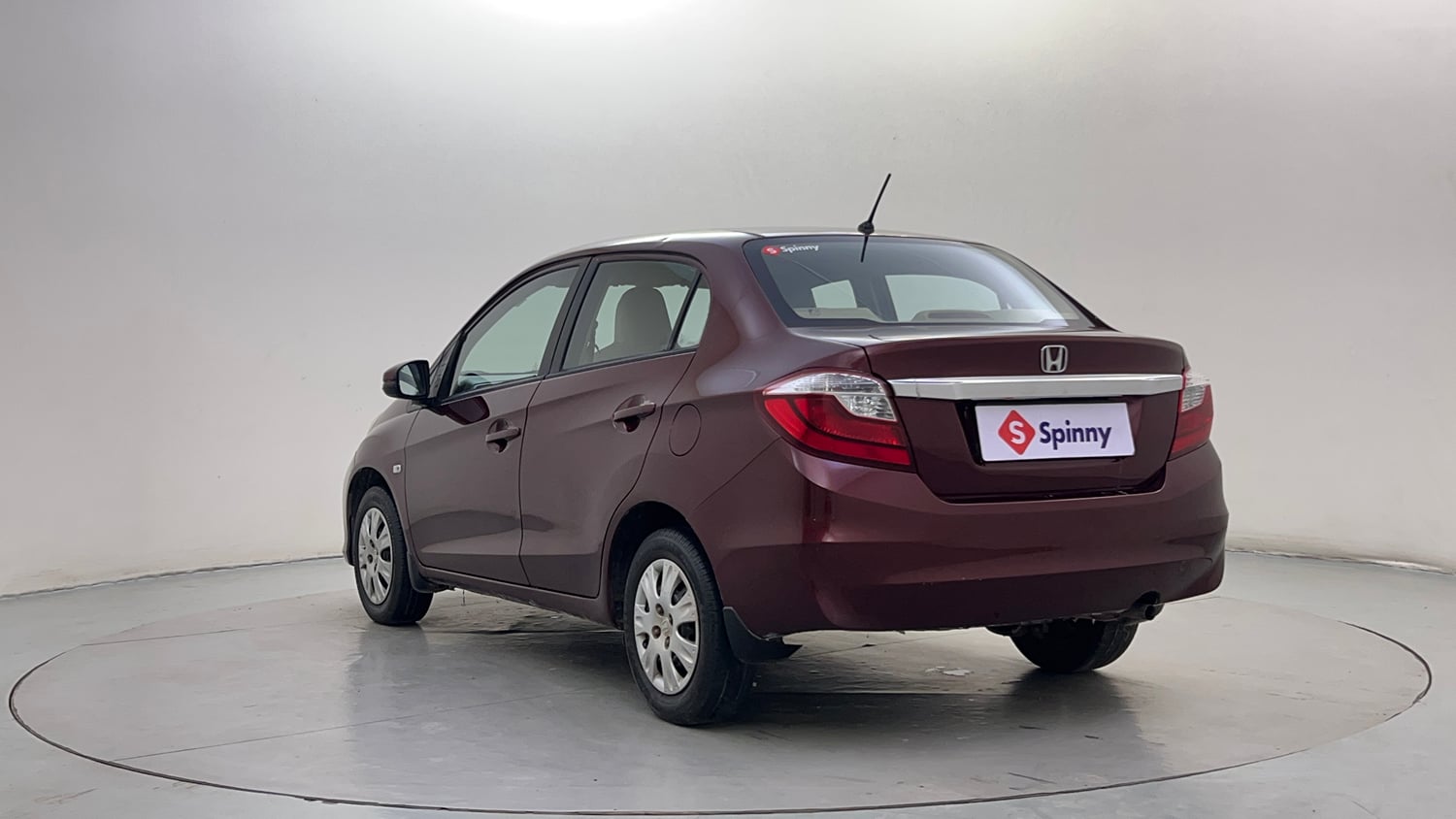 Used 2016 Honda Amaze 1.2 S i-VTEC Petrol Manual exterior LEFT REAR CORNER VIEW