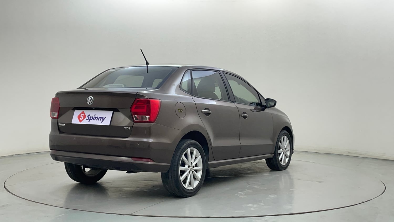 Used 2018 Volkswagen Ameo Highline 1.5L AT Diesel Automatic exterior RIGHT REAR CORNER VIEW