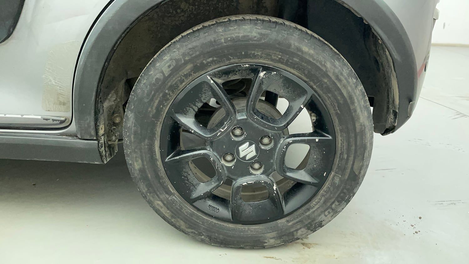 Used 2017 Maruti Suzuki Ignis Zeta 1.2 MT Petrol Manual tyres LEFT REAR TYRE RIM VIEW