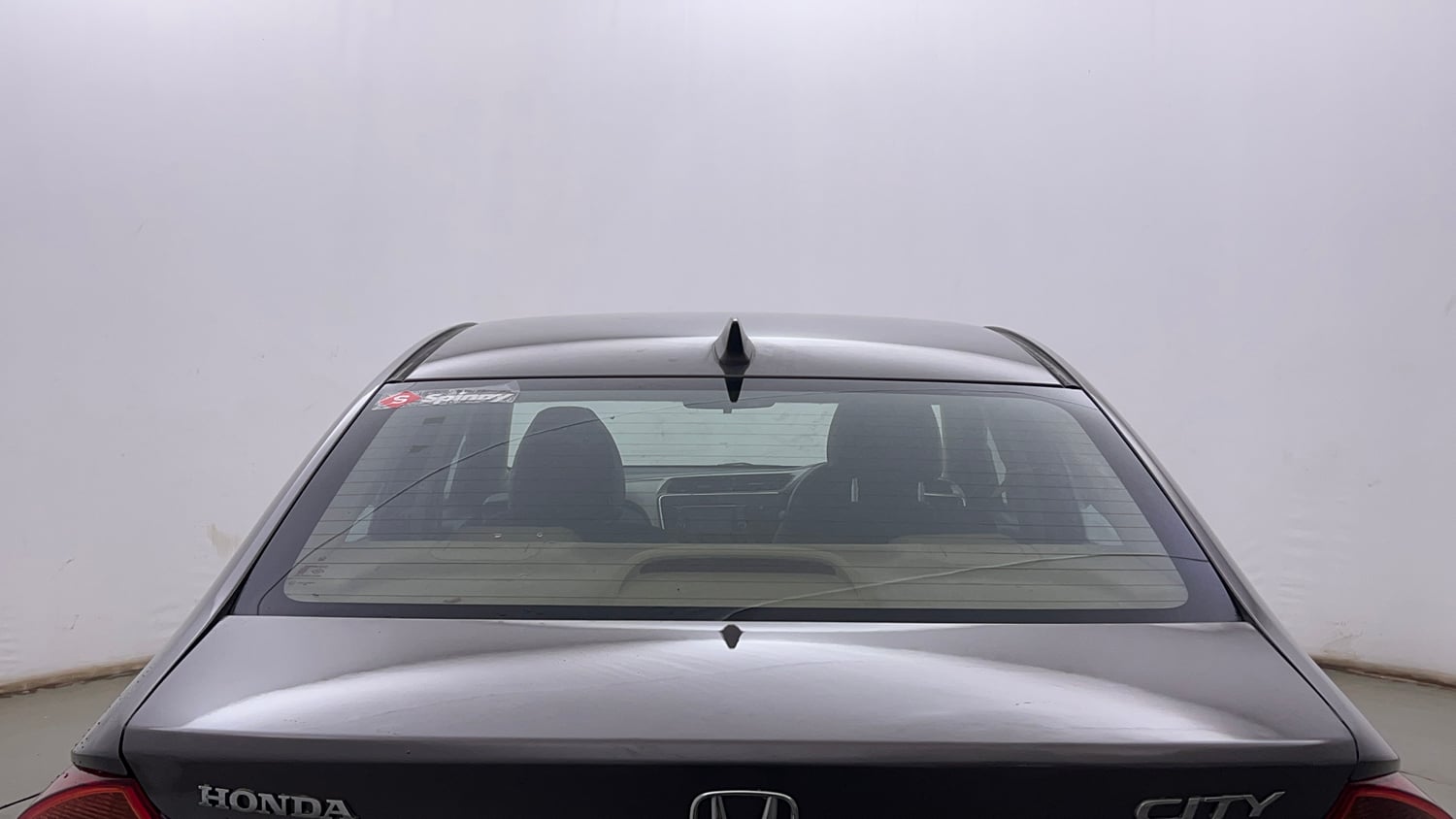 Used 2016 Honda City V Petrol Manual exterior BACK WINDSHIELD VIEW