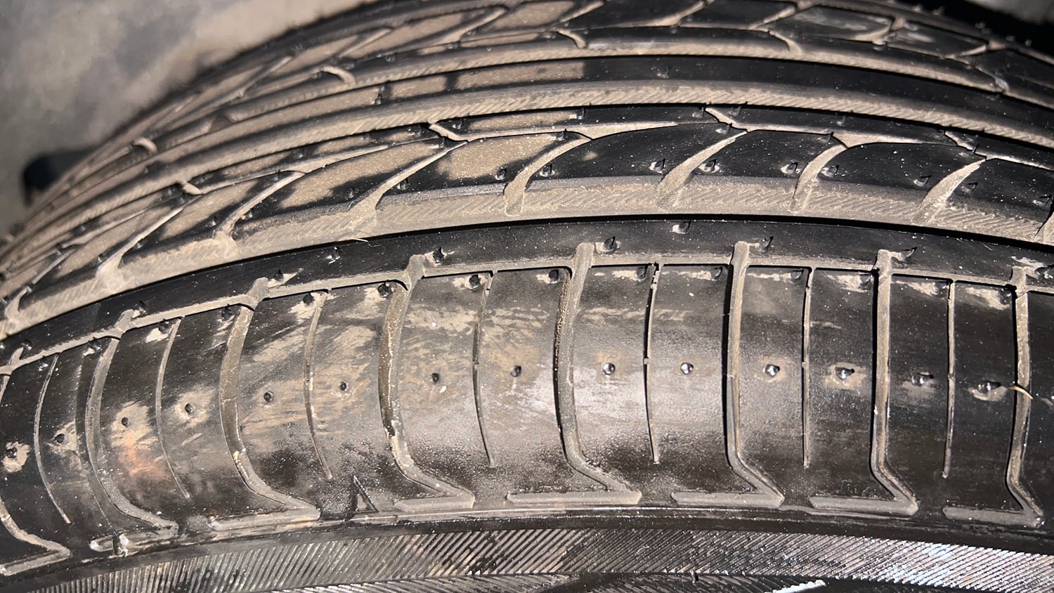 Used 2017 Maruti Suzuki Ciaz Zeta 1.4 MT Petrol Manual tyres LEFT REAR TYRE TREAD VIEW