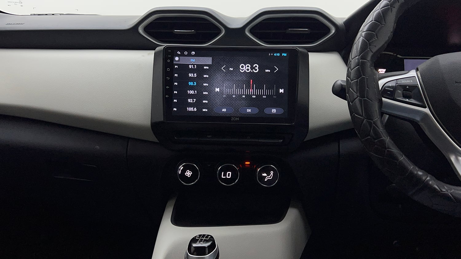 Used 2021 Nissan Magnite XL Petrol Manual interior MUSIC SYSTEM & AC CONTROL VIEW