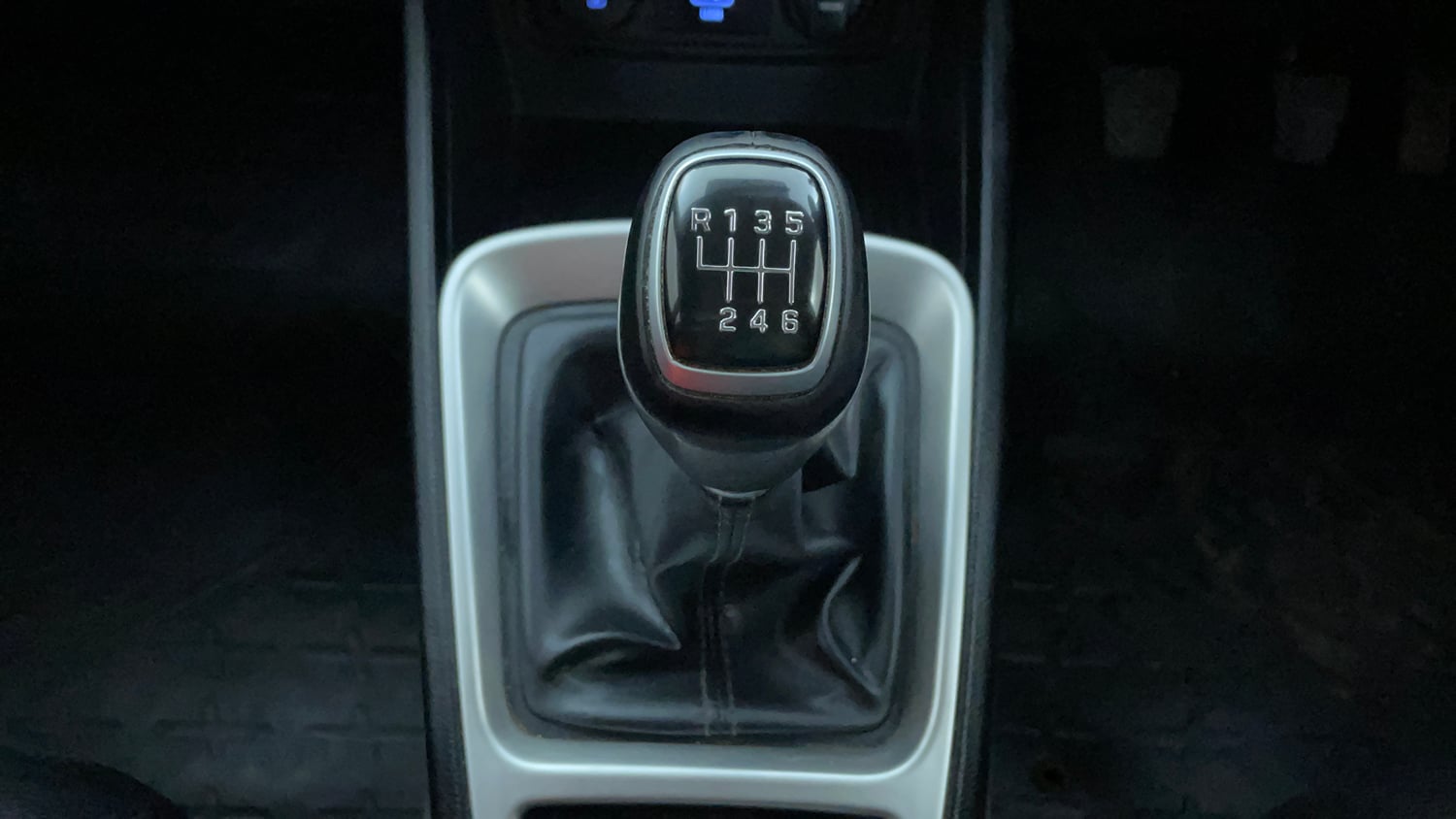 Used 2019 hyundai Venue SX 1.0 Turbo Petrol Petrol Manual interior GEAR  KNOB VIEW