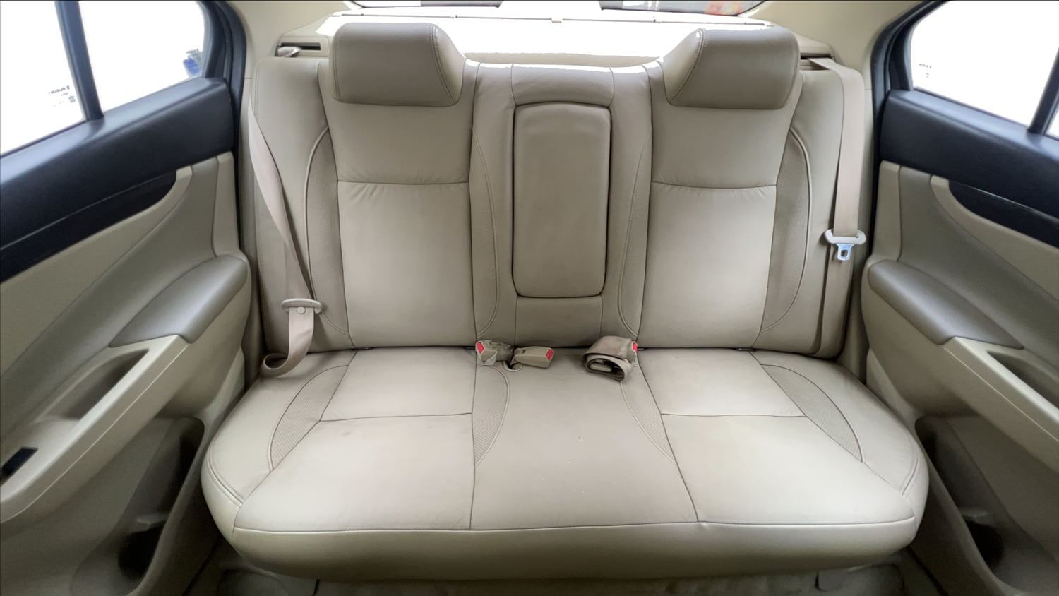 Used 2016 Maruti Suzuki Ciaz ZXI+ AT Petrol Automatic interior REAR SEAT CONDITION VIEW