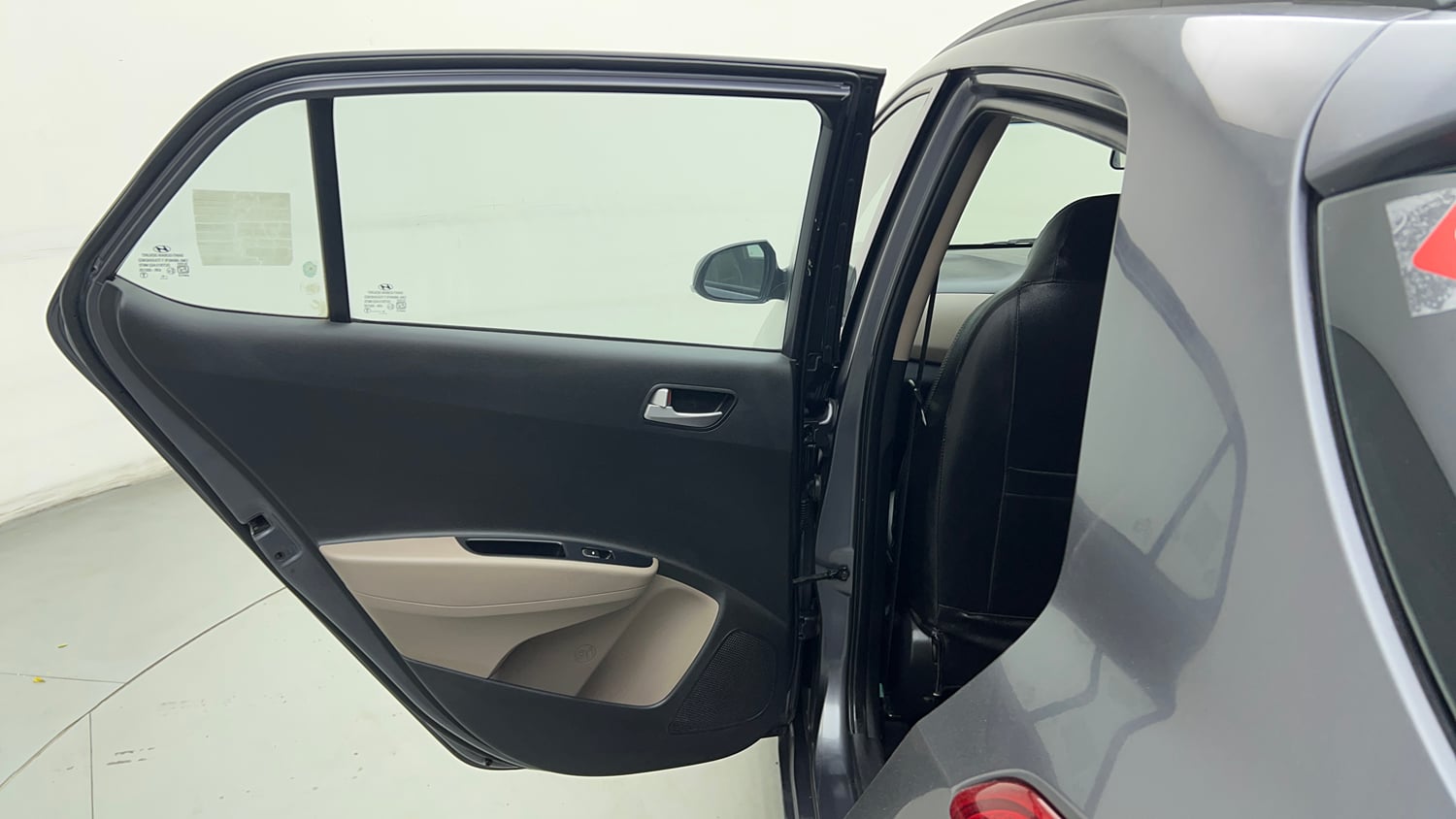 Used 2018 Hyundai Grand i10 Sportz 1.2 Kappa VTVT CNG (Outside Fitted) Cng Manual interior LEFT REAR DOOR OPEN VIEW