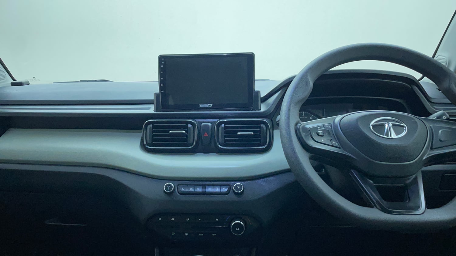 Used 2023 Tata Punch Adventure MT Petrol Manual interior MUSIC SYSTEM & AC CONTROL VIEW