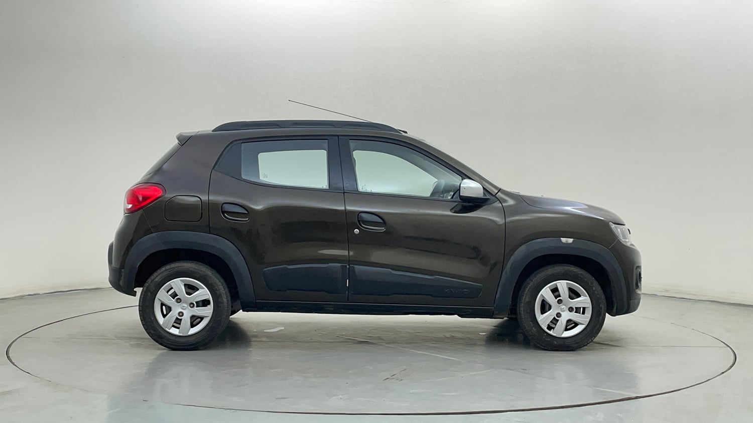 Used 2016 Renault Kwid 1.0 RXT Petrol Manual exterior RIGHT SIDE VIEW