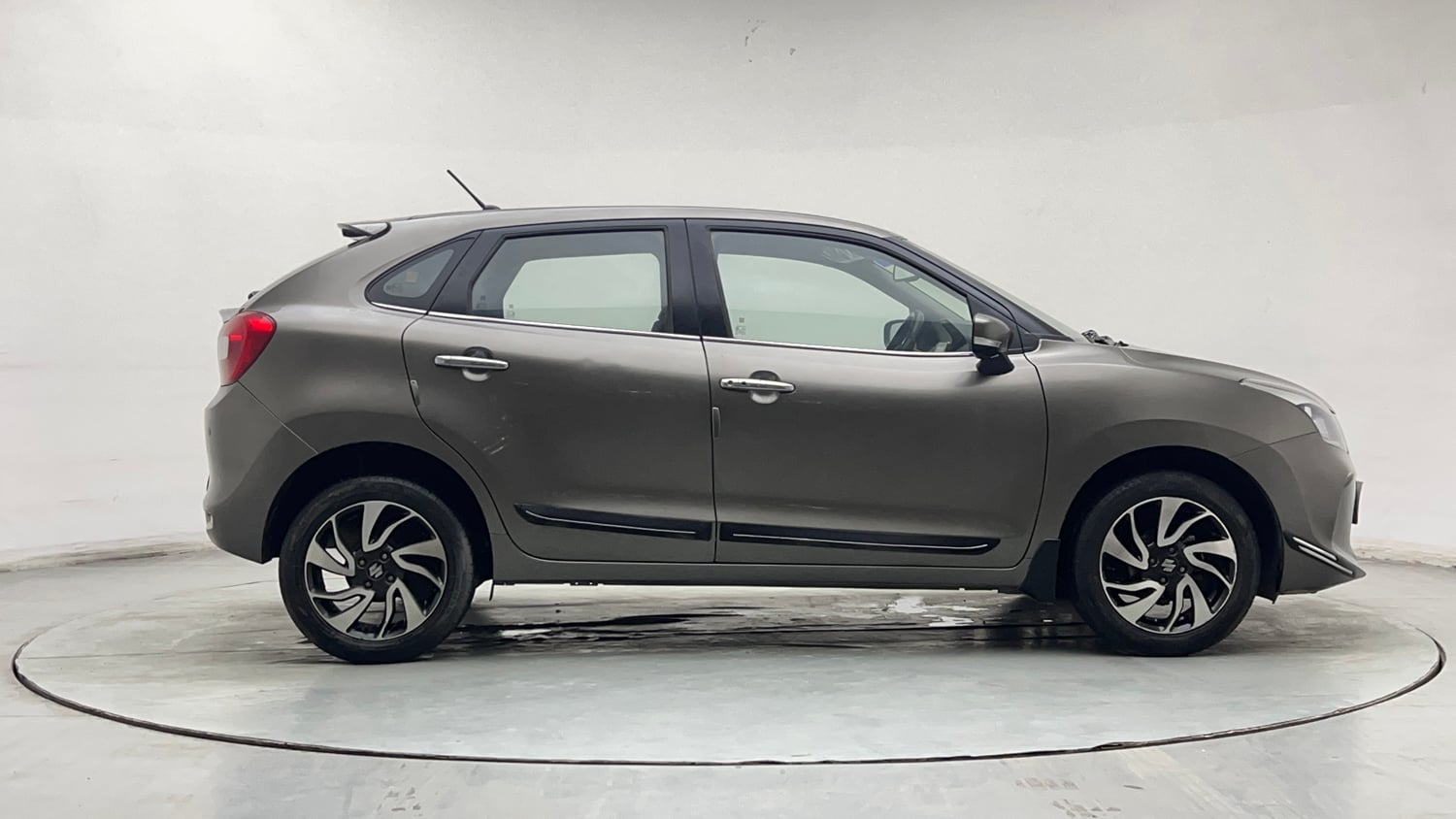 Used 2021 Maruti Suzuki Baleno Zeta Petrol Manual exterior RIGHT SIDE VIEW