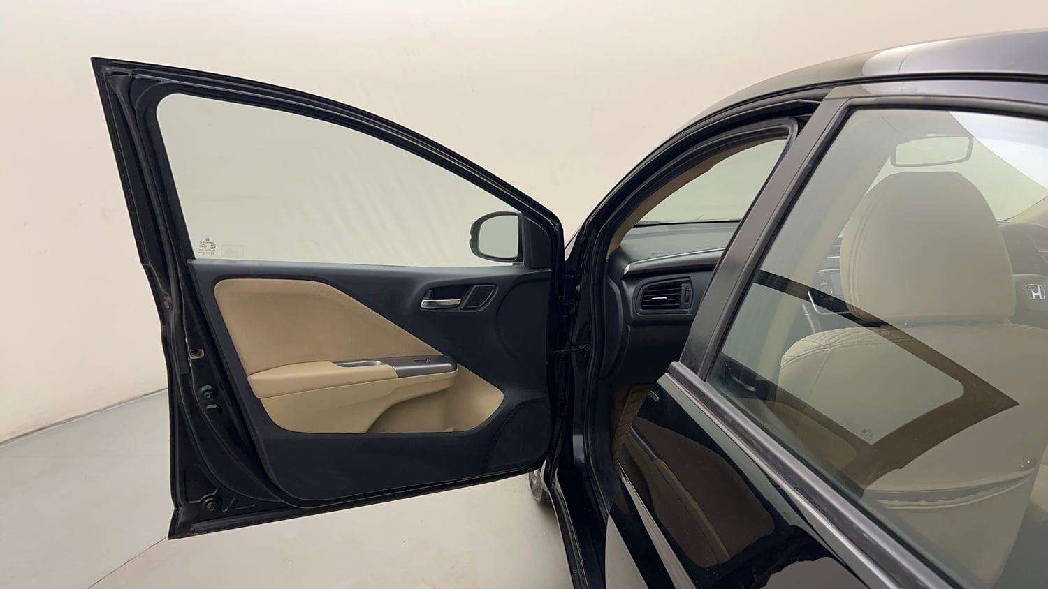 Used 2014 Honda City SV Diesel Diesel Manual interior LEFT FRONT DOOR OPEN VIEW