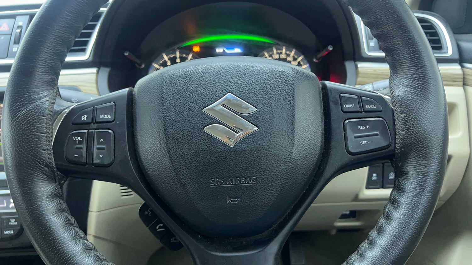 Used 2021 Maruti Suzuki Ciaz Zeta 1.5 AT Petrol Automatic top_features Airbags