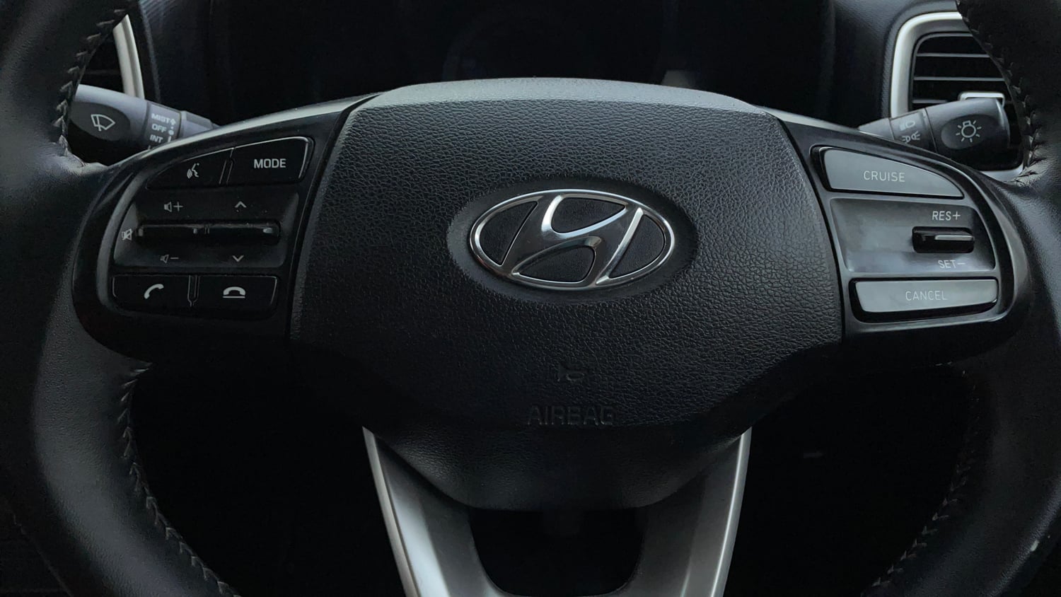 Used 2019 hyundai Venue SX 1.0 Turbo Petrol Petrol Manual top_features Airbags