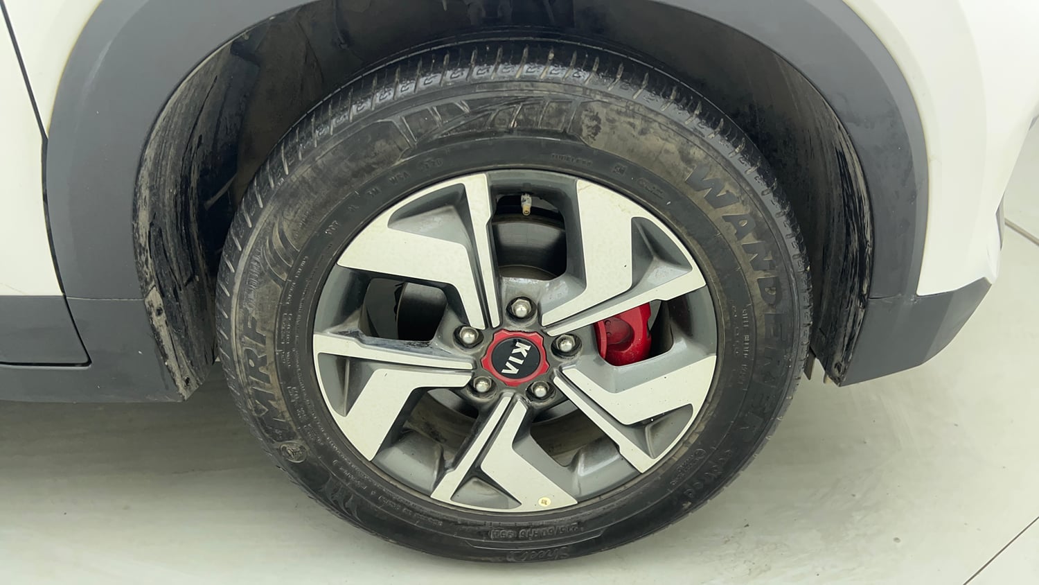 Used 2021 Kia Sonet GTX Plus 1.0 DCT Petrol Automatic tyres RIGHT FRONT TYRE RIM VIEW
