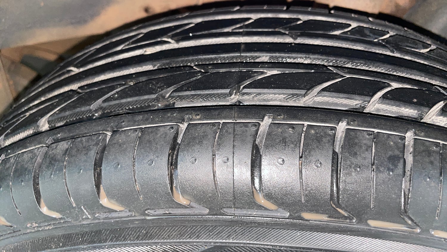 Used 2019 Hyundai Grand i10 Asta 1.2 Kappa VTVT Petrol Manual tyres LEFT REAR TYRE TREAD VIEW