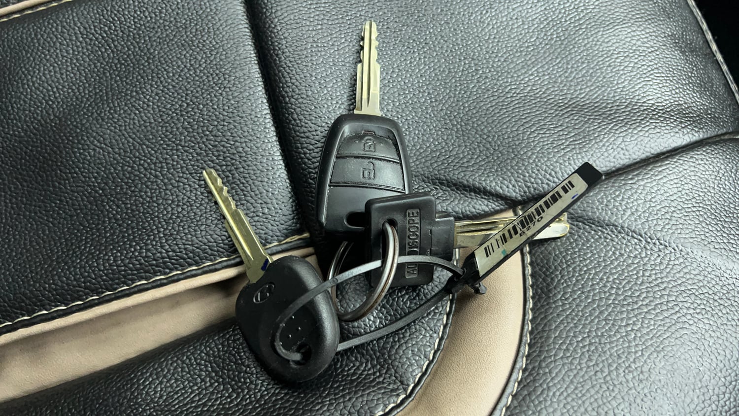 Used 2018 Hyundai Grand i10 Sportz 1.2 Kappa VTVT CNG (Outside Fitted) Cng Manual extra CAR KEY VIEW