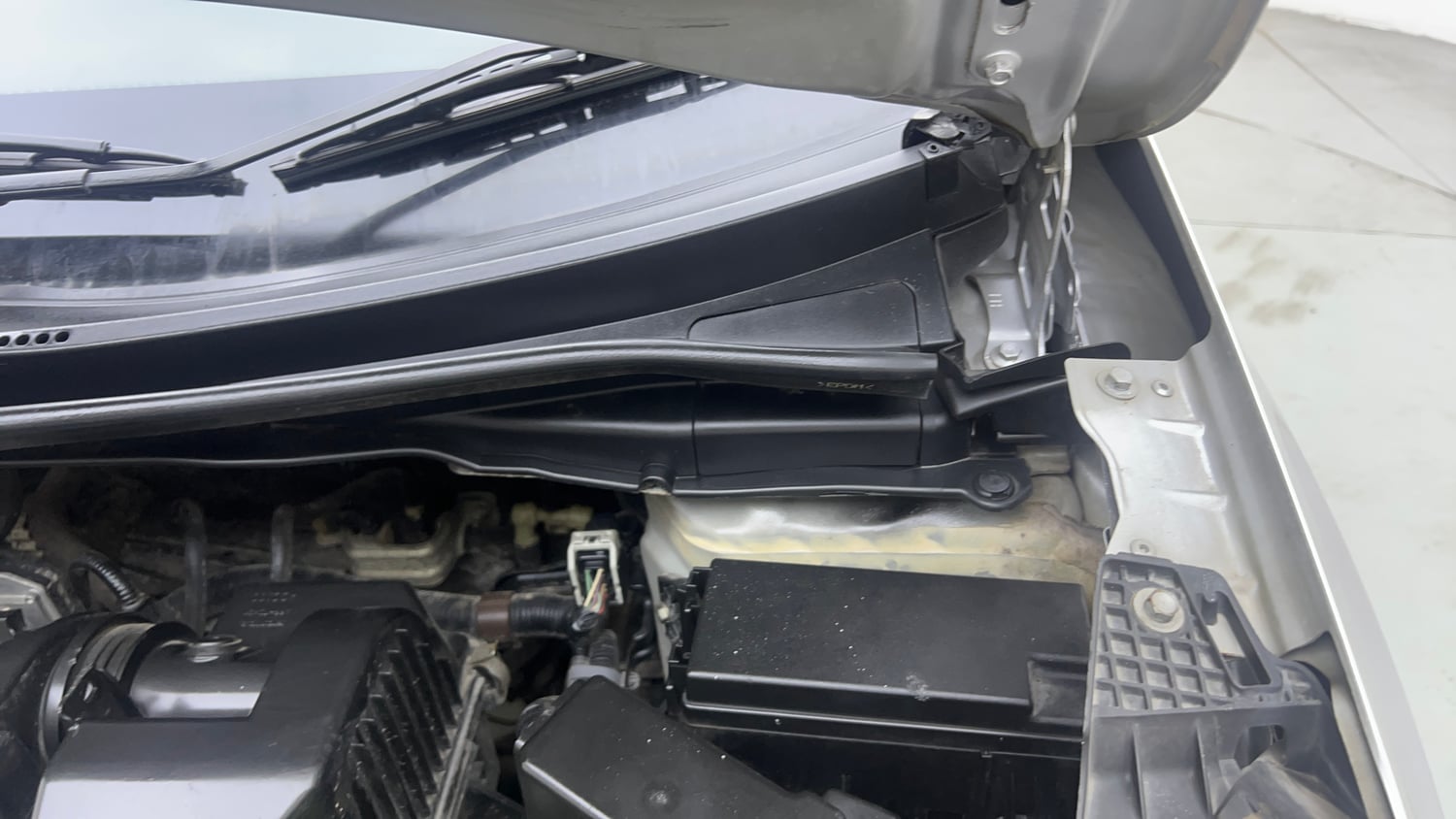 Used 2017 Honda WR-V VX MT Petrol Petrol Manual engine ENGINE LEFT SIDE HINGE & APRON VIEW
