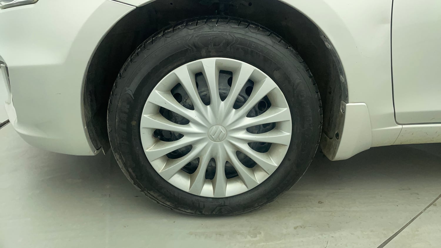 Used 2018 Maruti Suzuki Ciaz Delta 1.4 AT Petrol Automatic tyres LEFT FRONT TYRE RIM VIEW