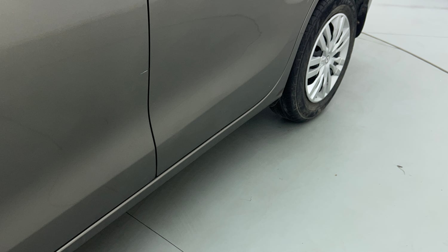 Used 2019 Maruti Suzuki Dzire VXi Petrol Manual dents MINOR DENT