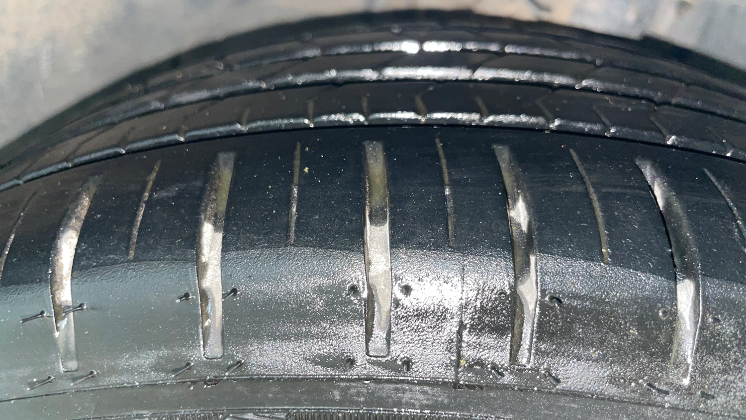 Used 2019 Ford Figo Aspire Titanium 1.2 Ti-VCT Petrol Manual tyres RIGHT FRONT TYRE TREAD VIEW