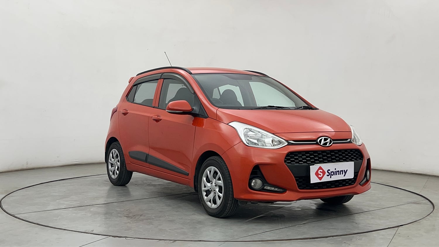 Used 2018 Hyundai Grand i10 Sportz 1.2 Kappa VTVT Petrol Manual exterior RIGHT FRONT CORNER VIEW