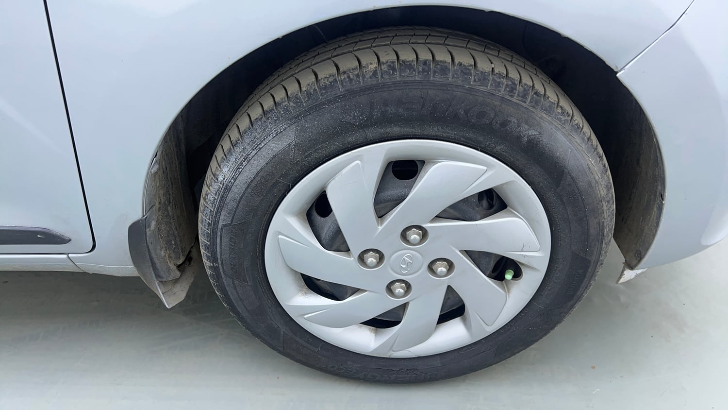 Used 2019 Hyundai Santro Sportz AMT Petrol Automatic tyres RIGHT FRONT TYRE RIM VIEW