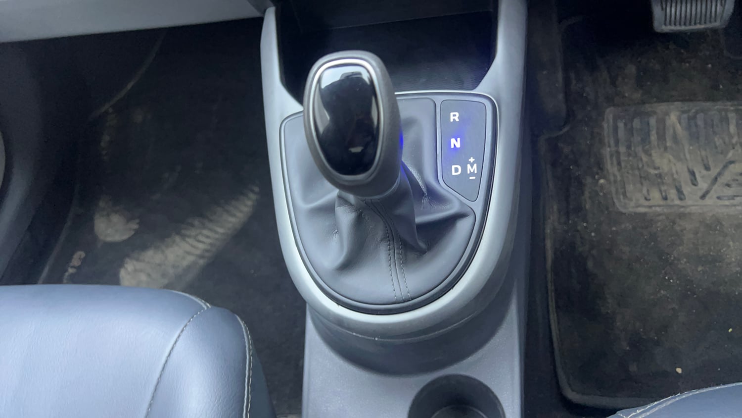 Used 2019 Hyundai Grand i10 Nios Sportz AMT 1.2 Kappa VTVT Petrol Automatic interior GEAR  KNOB VIEW