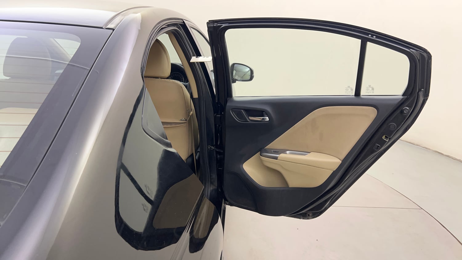 Used 2014 Honda City SV Diesel Diesel Manual interior RIGHT REAR DOOR OPEN VIEW