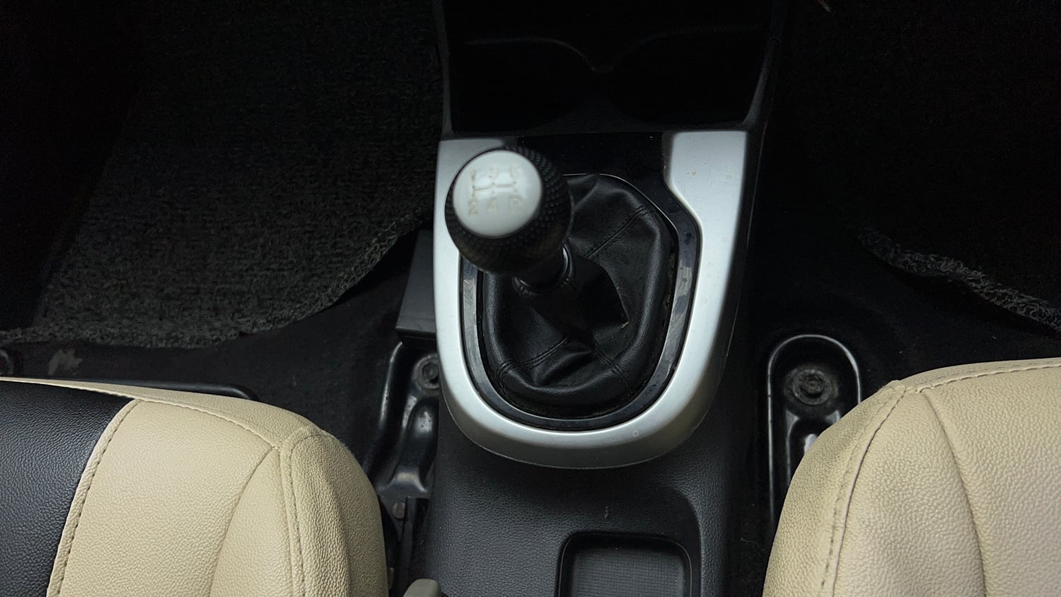 Used 2017 Honda Jazz SV Petrol Petrol Manual interior GEAR  KNOB VIEW