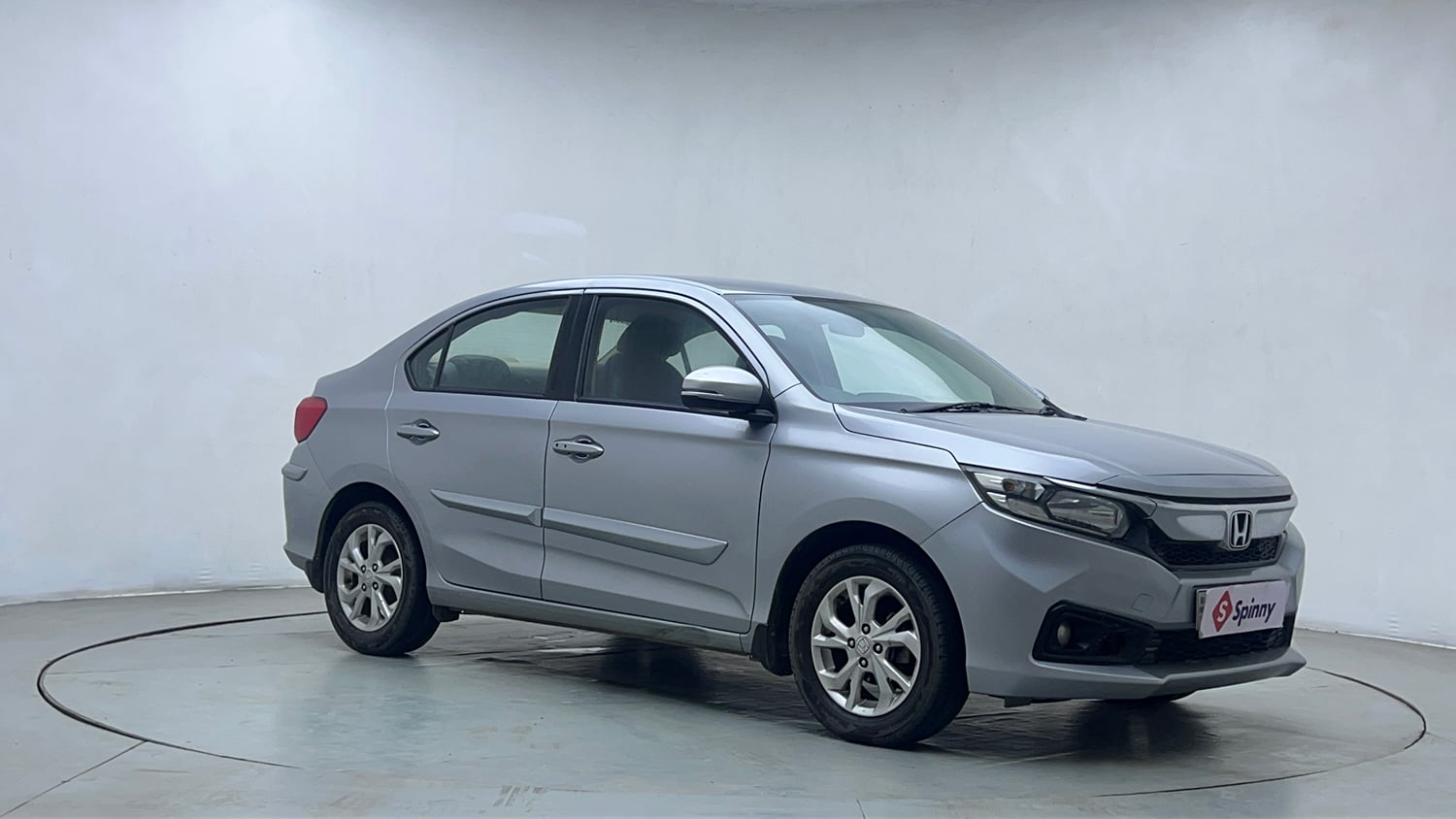 Used 2018 Honda Amaze 1.2 VX MT Petrol Petrol Manual exterior RIGHT FRONT CORNER VIEW