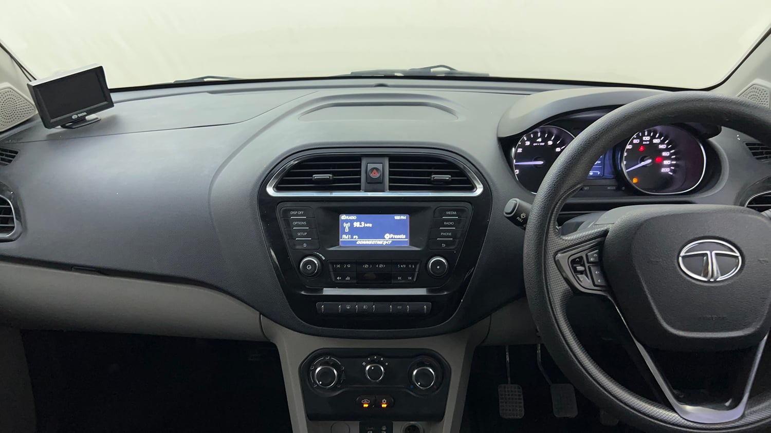 Used 2018 Tata Tiago Revotron XZ w/o Alloy Petrol Manual interior MUSIC SYSTEM & AC CONTROL VIEW
